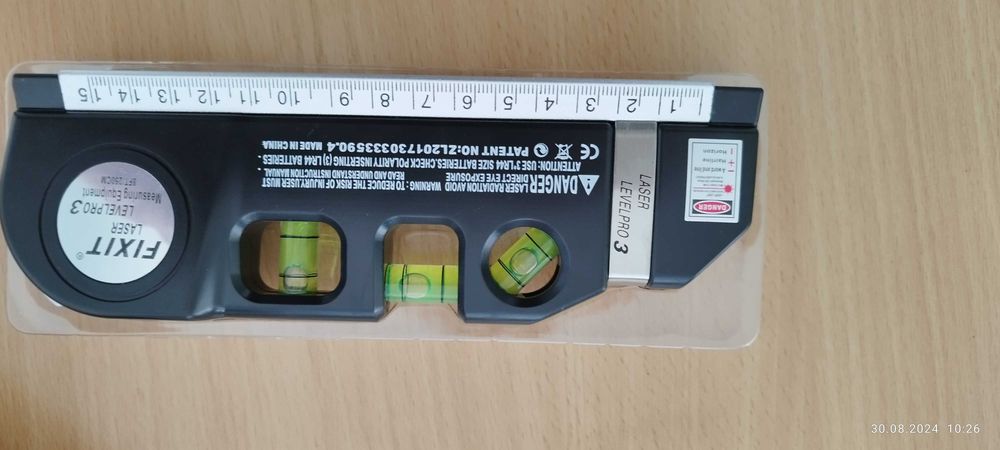 Продавам ролетка с нивелир и лазер