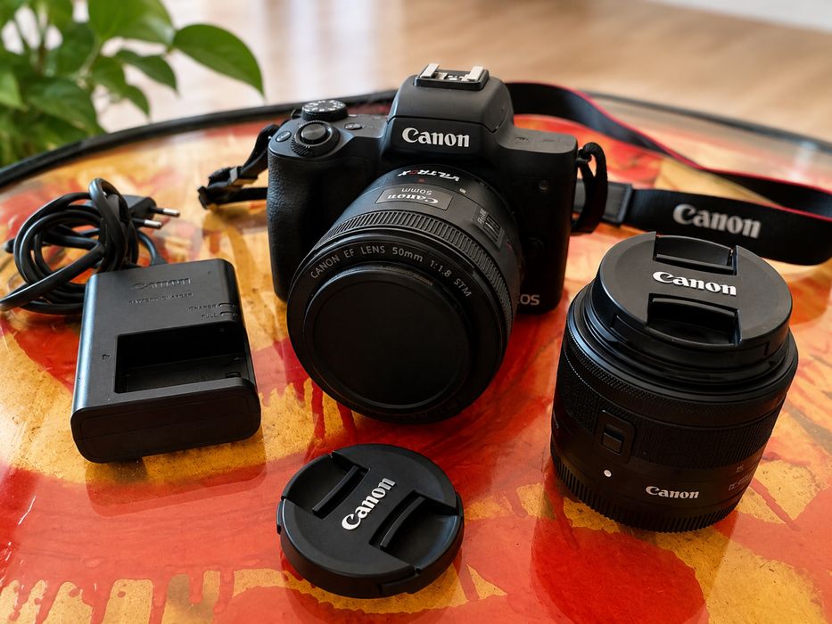 Canon m50 d Mark II + 2 обектива