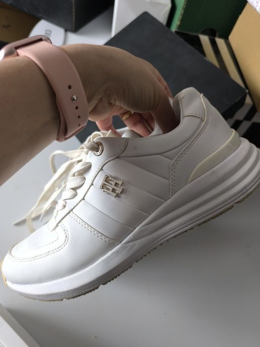 Adidasi Tommy Hilfiger 37
