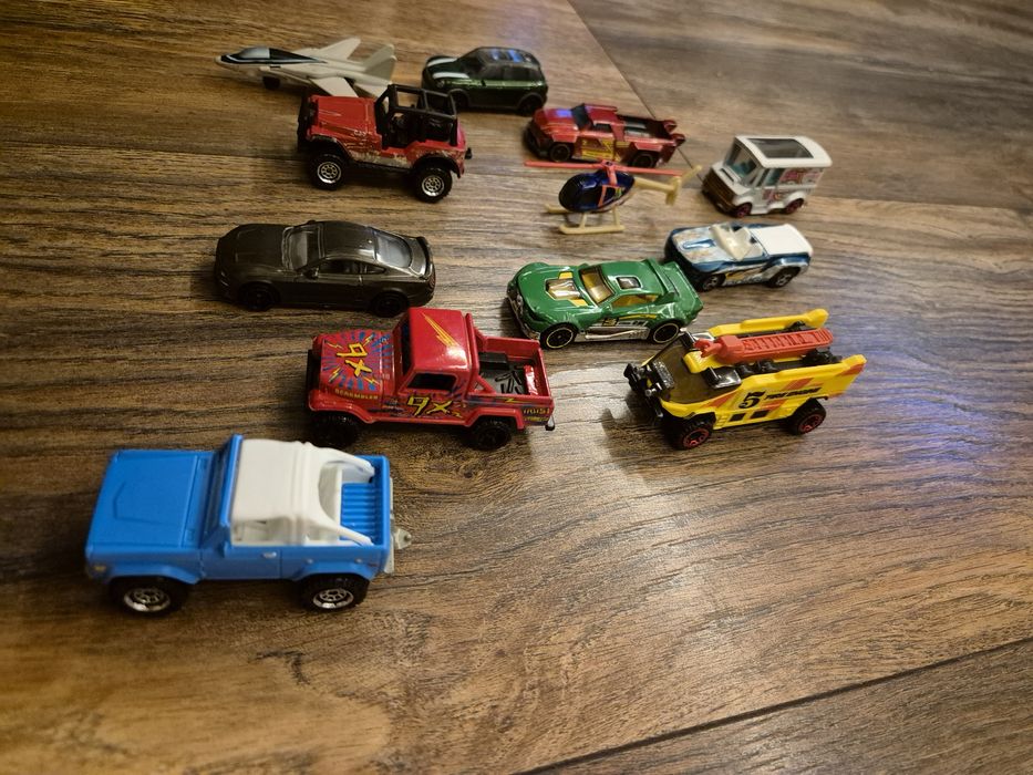 Метални колички hotwheels,matchbox