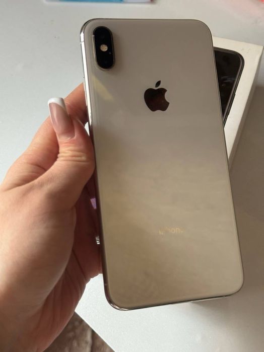 Продается телефон айфон!