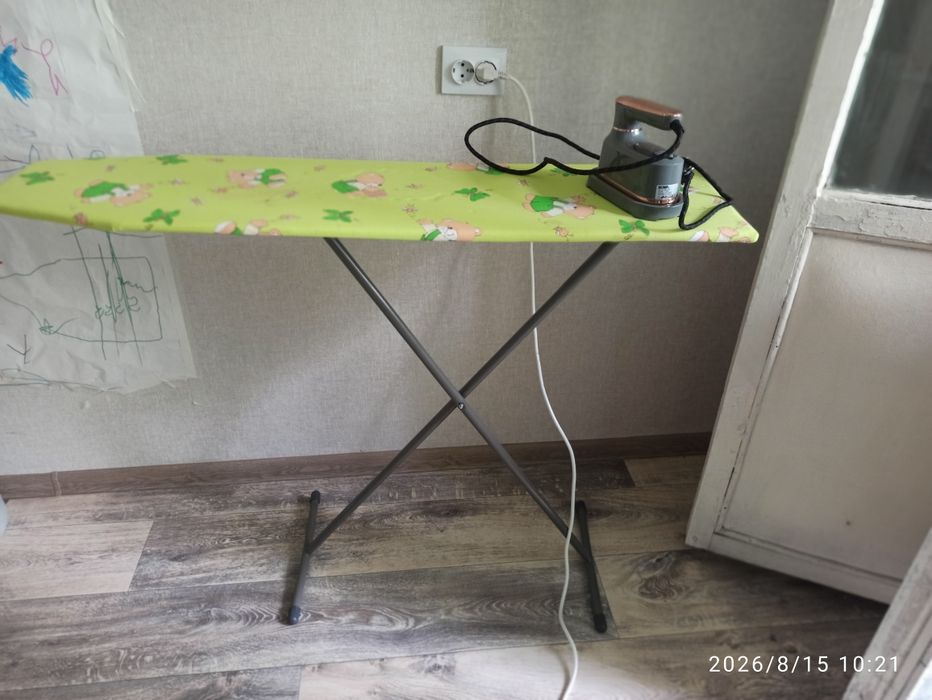 Продам гладильную доску и продам утюг