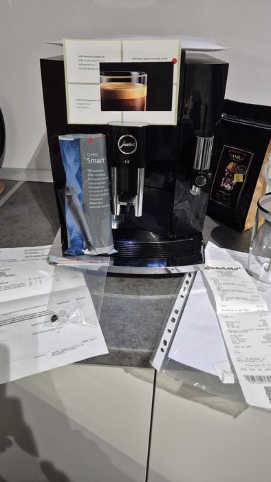 Vand espresor Jura E8 ca nou ocazie