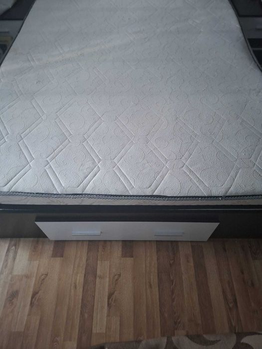 Vind mobila pat mijloc