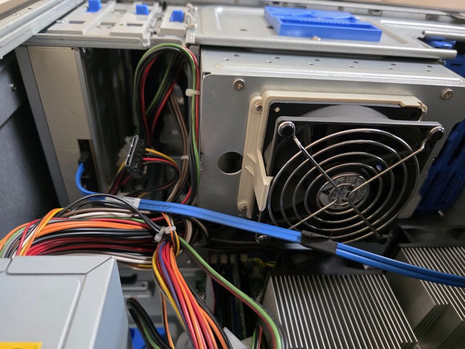 Сервер Intel(R) Xeon(R) CPU E5606