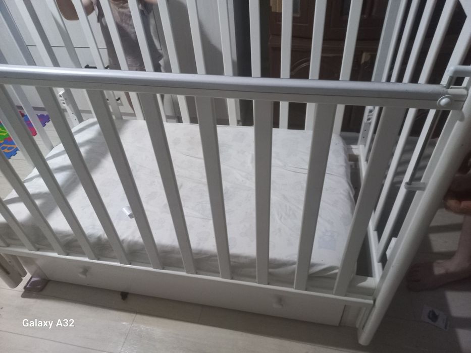 Классическая детская кровать.