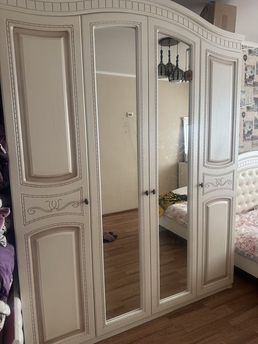 Спальный гарнитур