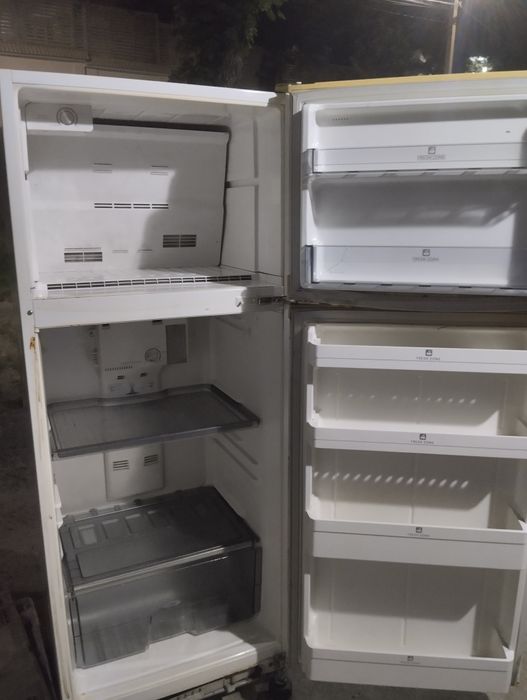 Холодильник срочно продается