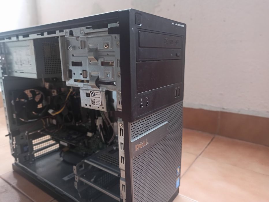 Офисна компютърна кутия