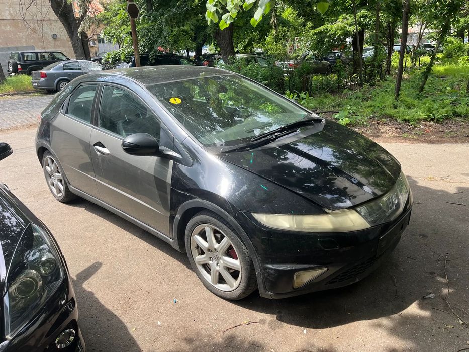 Dezmembrez Honda Civic 8 VIII negru 2,2 diesel 2007