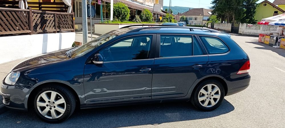 Ofer spre vânzare Volkswagen Golf Variant (combi/break) 1.9 TDI în stare foarte bună!