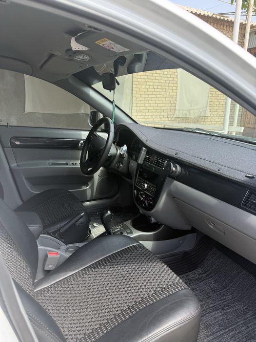 Gentra avtomat bez lyuk