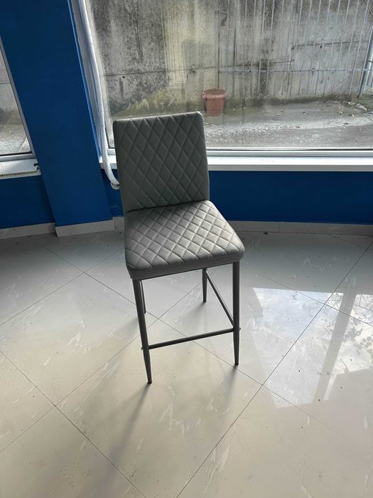 Висок Бар Стол С Мека Седалка