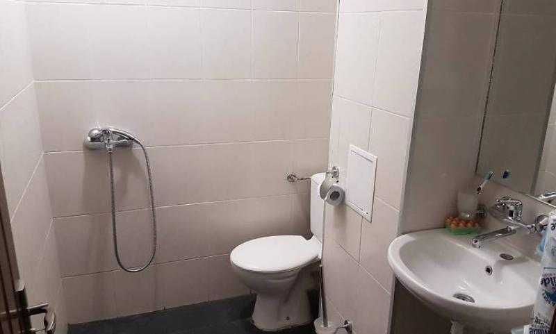 Тристаен апартамент със самостоятелна кухня