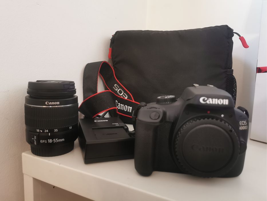 Aparat foto Canon DSLR