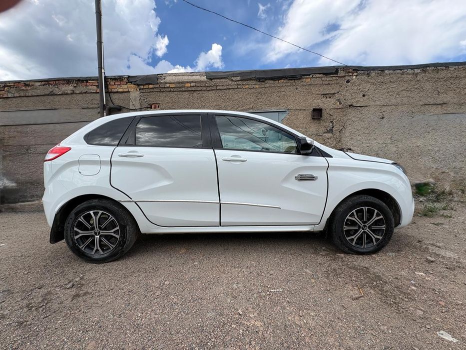 Продам lada X-RAY 2019г