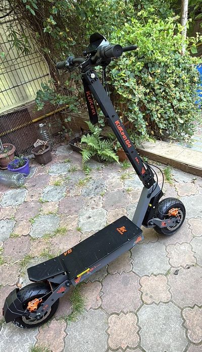 Vând trotineta electrică Kukirin G4