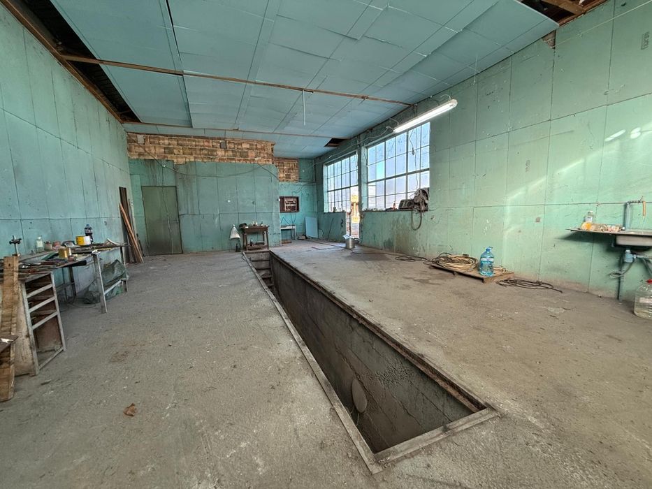 Продава се Промишлена сграда в Карлово - 1756 кв.м за 154 €/кв.м - Снимка #2