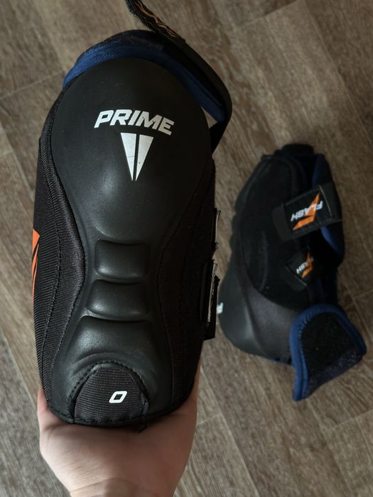 Продам хоккейную экипировку