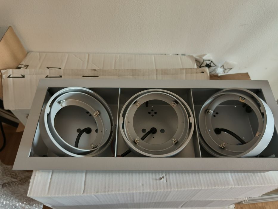 Spot incastrat cu 3 becuri reglabile  G53, 10 bucati