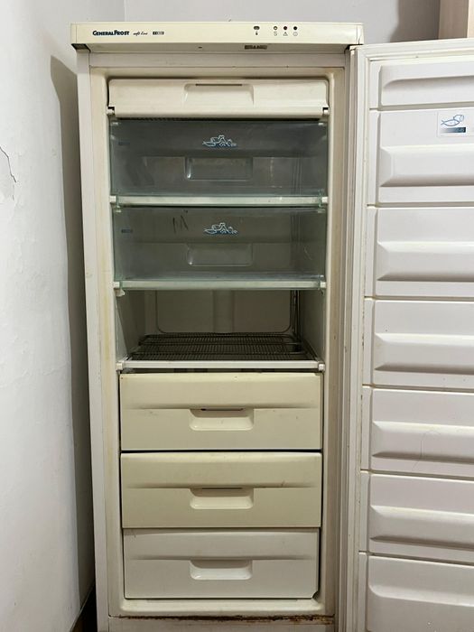 Продам морозильник в отличном состояний.