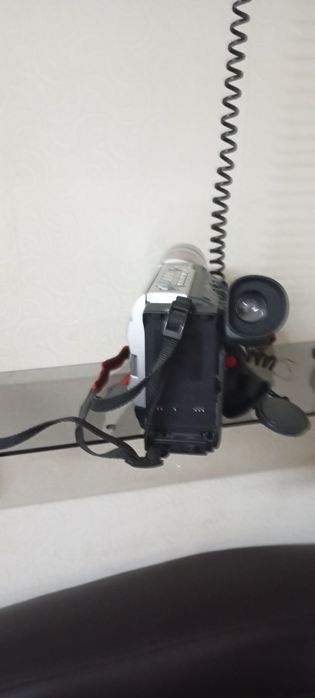 Продам видео камеру JVC