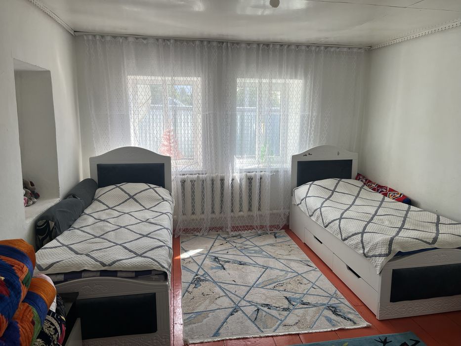 ОРТАЛЫҚТА үй сатылады!!