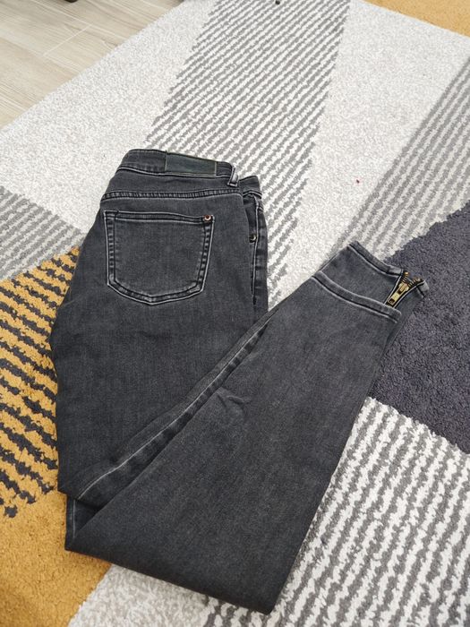 Джинсы б/у в отл состояний