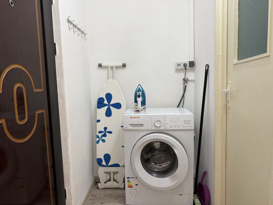 Garsonieră de închiriat – Micălaca, zona Parcul Regina Maria, etajul 2