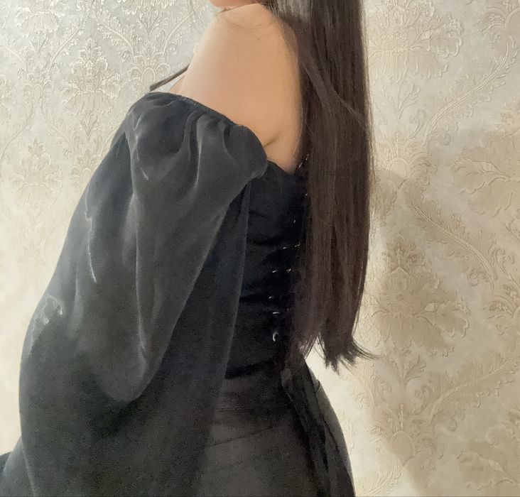 корсет,подчеркивает талию