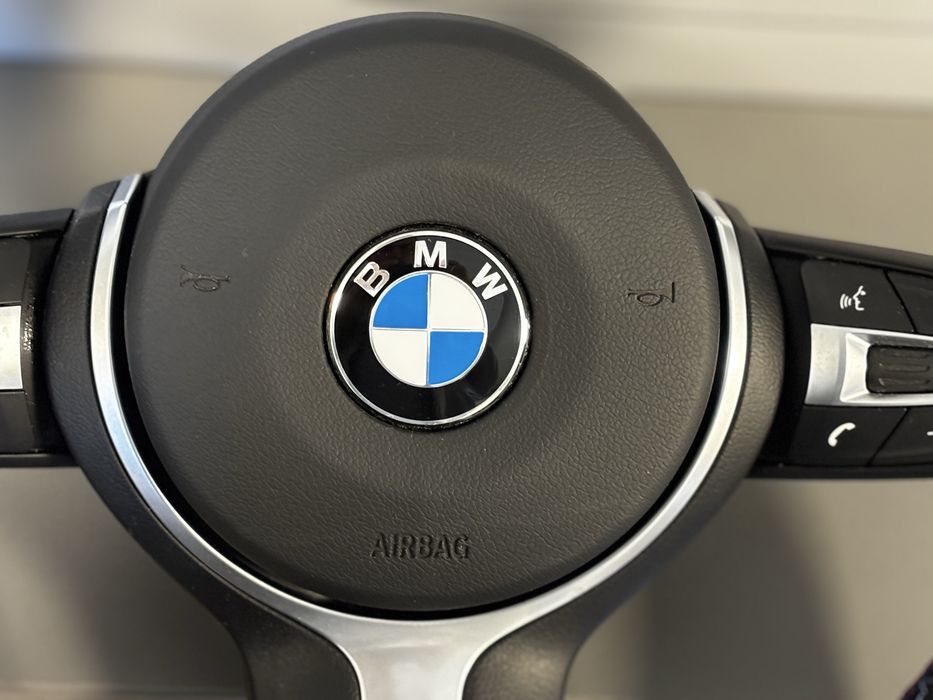 Volan M airbag rotund impecabil original Bmw seria 1 3 4 F20 F21 F20 F30 F32 F35 F31 cod 3074437 Bmw