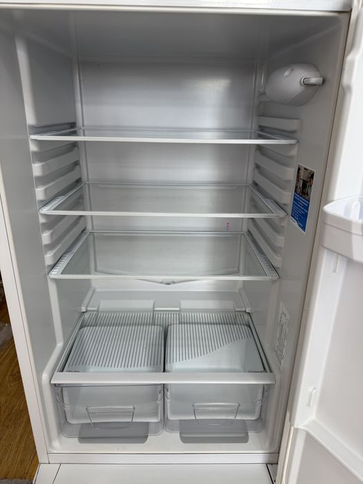 Продам холодильник Indesit ST 14510