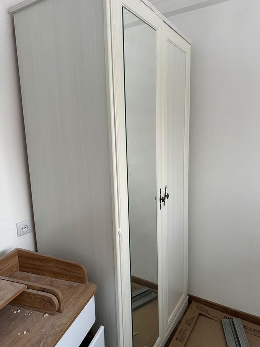 Шкаф с евро мебелью