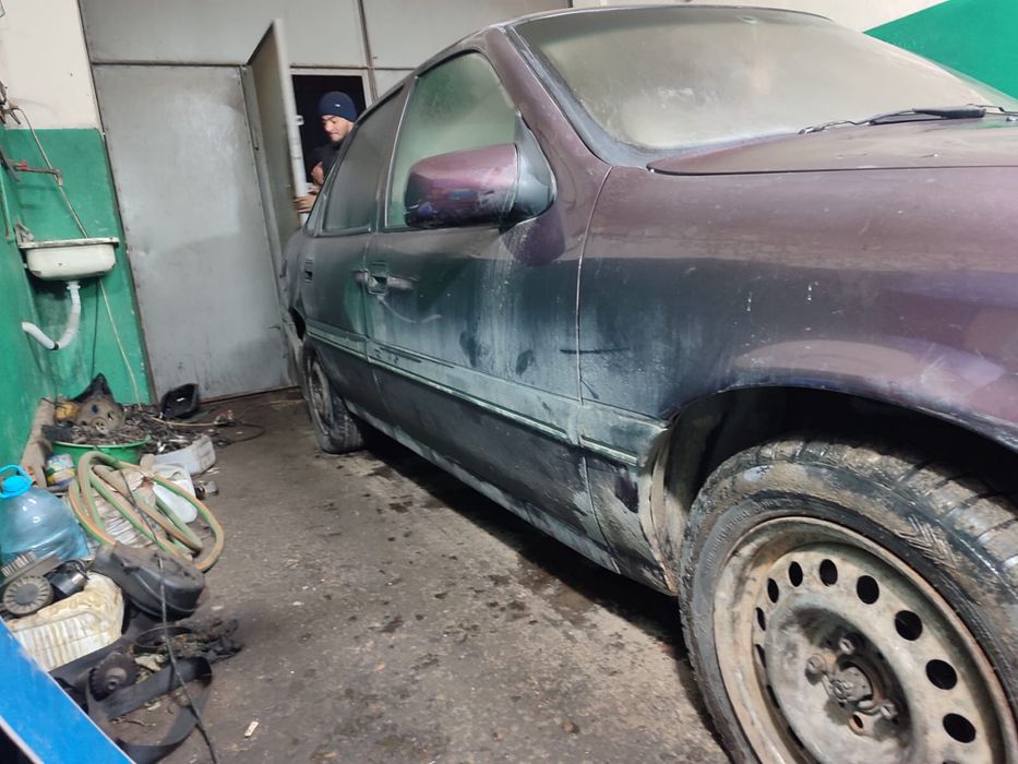 Машина опель срочно продам