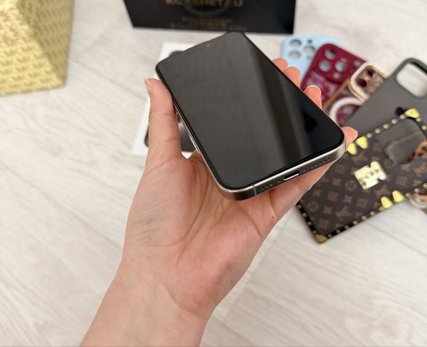 Продам Iphone 15 Pro