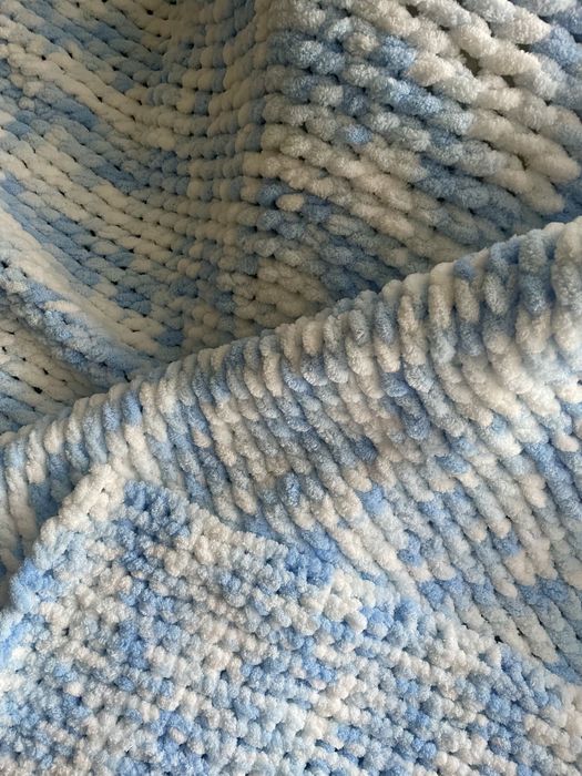 Ръчно изплетено одеяло