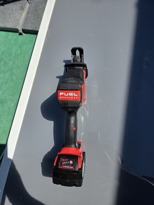 Fierastrau Sabie Milwaukee M18 FHZ