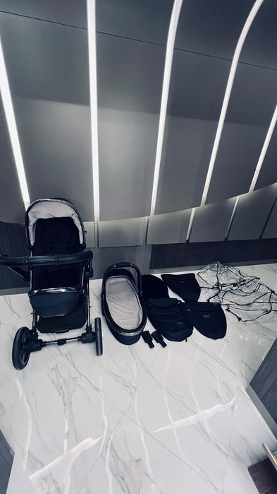 Детска количка , кош за новородено и кош за автомобил