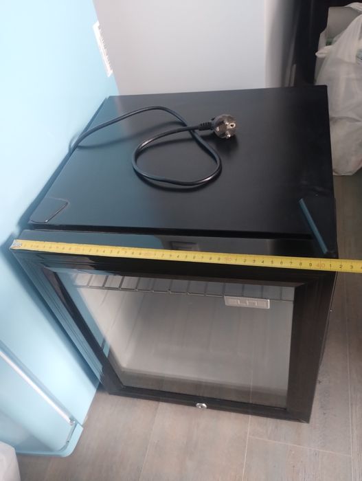 Хладилна витрина