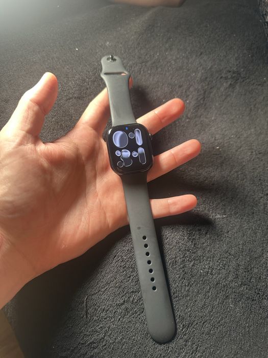 Apple Watch Series 10 GPS + Cellular (eSIM).