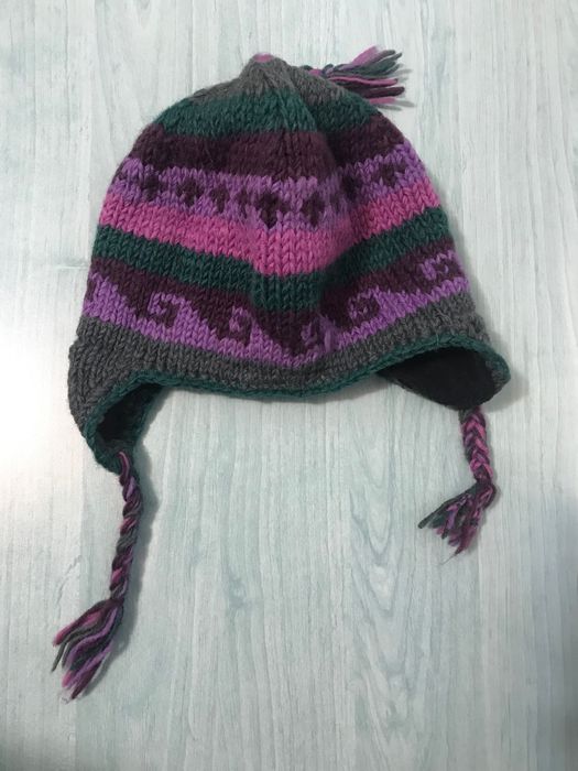 Căciulă de lână nouă