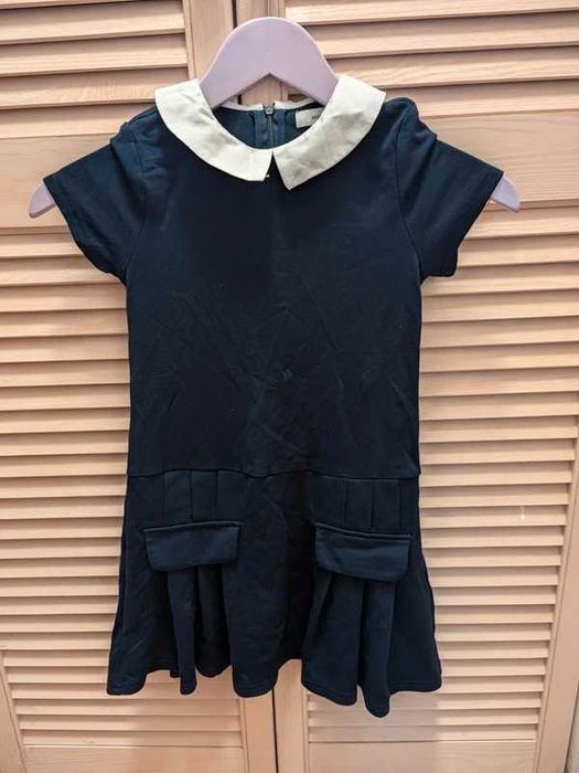 Rochie Reserved scoala marimea 122 in stare foarte buna.