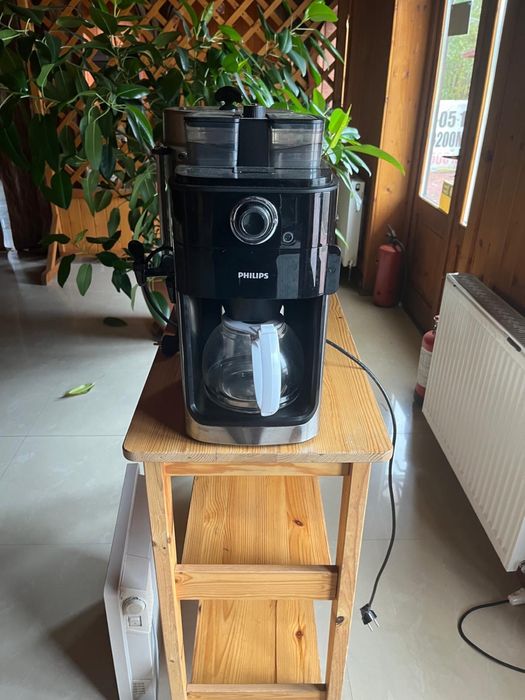 Cafetiera Philips cu rasnita incorporata