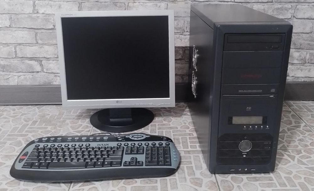 Компьютер стационарный мощный качественный громкий самбуфе+колонки 100