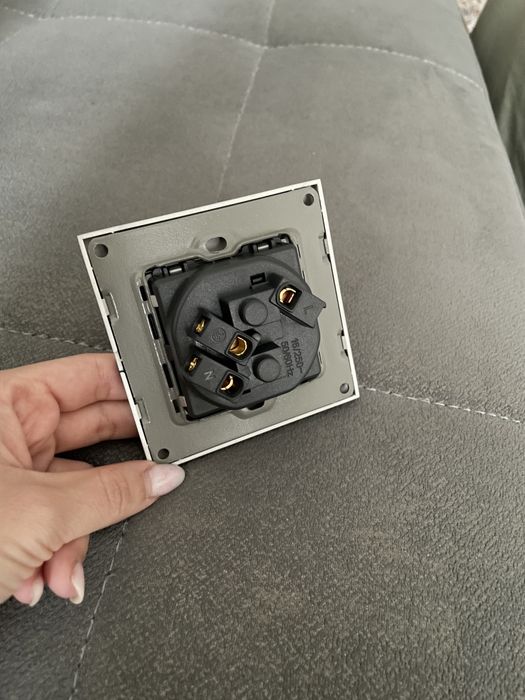 Розетки новые