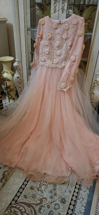 Женская вечерняя платье