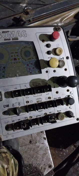 Асфальтоукладчик BOMAG 700