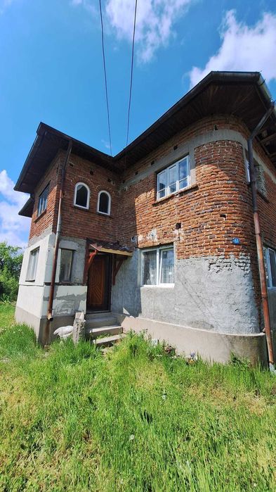 OCAZIE! Vând vilă la preţ de garsonieră! p+1+cramă. 0773822474