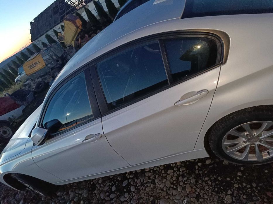 Dezmembrez BMW 320D 2013 181 cp alb perlat