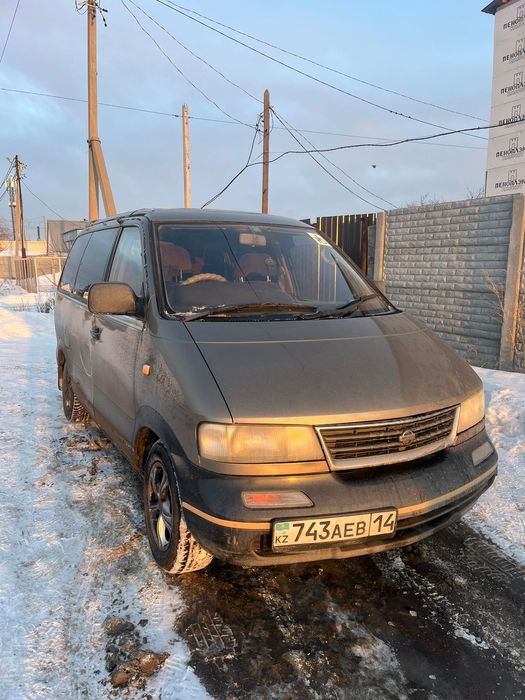 Продам Nissan largo